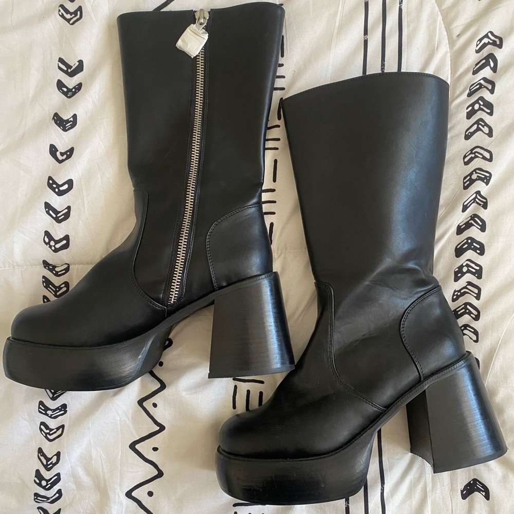Delia’s Dolls Kill Platform Boots